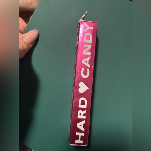 Hard candy, sealed plumping lipgloss, in a clear shade - Picture 3 of 4